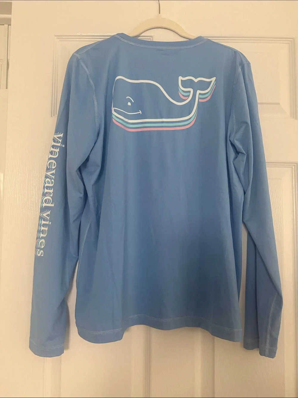 Vineyard Vines Men's Long-Sleeve Rash Guard in Light Blue with Whale Logo